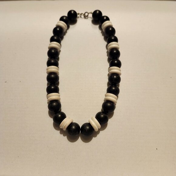 Vintage Chunky Beaded Necklace 16" 60's 70's Black and White - Picture 4 of 5